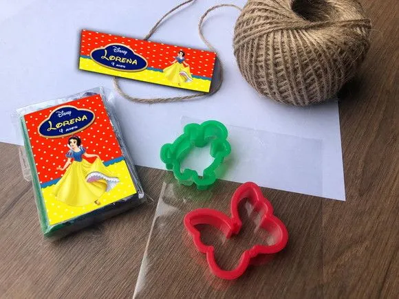 Massinha Modelar Branca de Neve Personalizada - feito à mão por Mi Papelaria Criativa