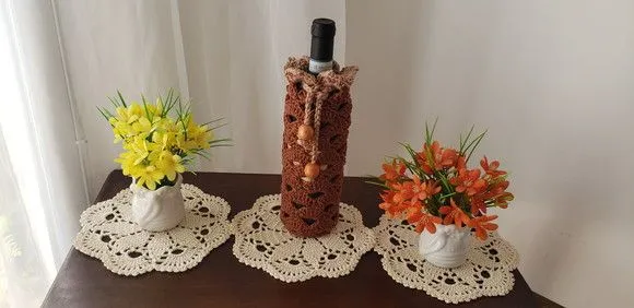 Porta Garrafa de Vinho em Crochê Mogno - foto 3