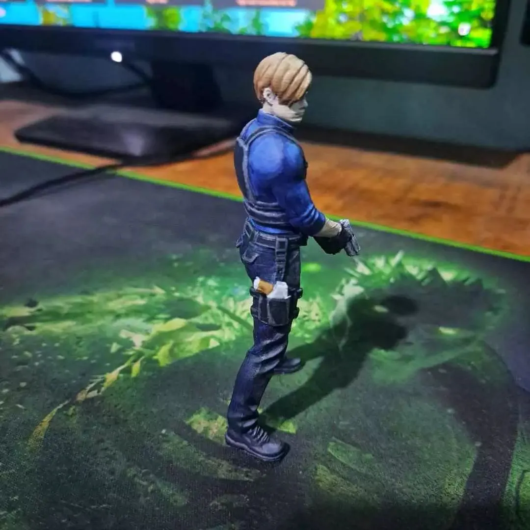 Action Figure Leon S Kennedy Resident Evil 10cm - Boneco Colecionável Impressão 3D Pintado à Mão RE9 - foto 4