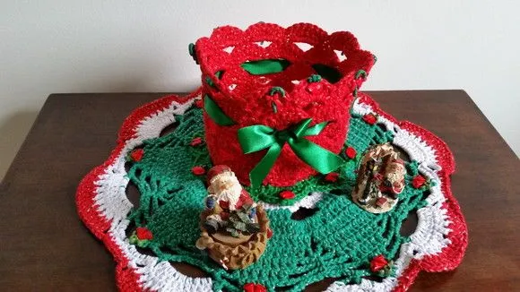 Porta Panetone em Crochê Vermelho com Verde - foto 3