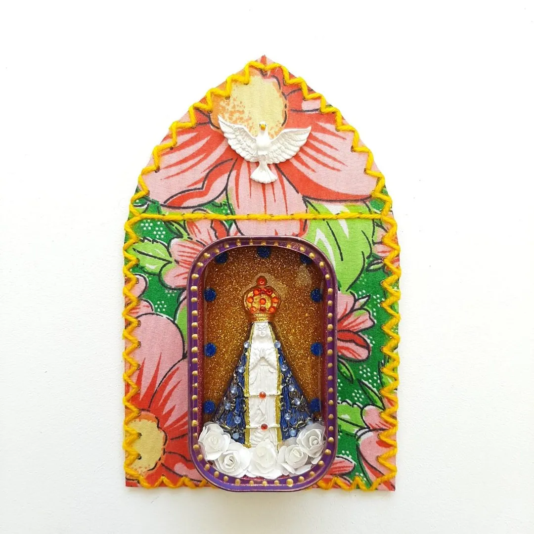 Capelinha de Lata N. S. Aparecida - artesanato de Estudio Bananeira