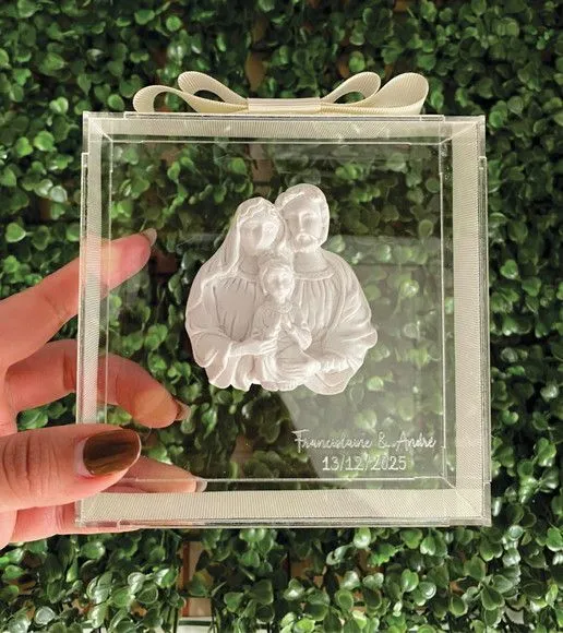 Sagrada Família Caixa de Acrílico 12x12 - artesanato feito à mão por InforSet Graf Personalizados