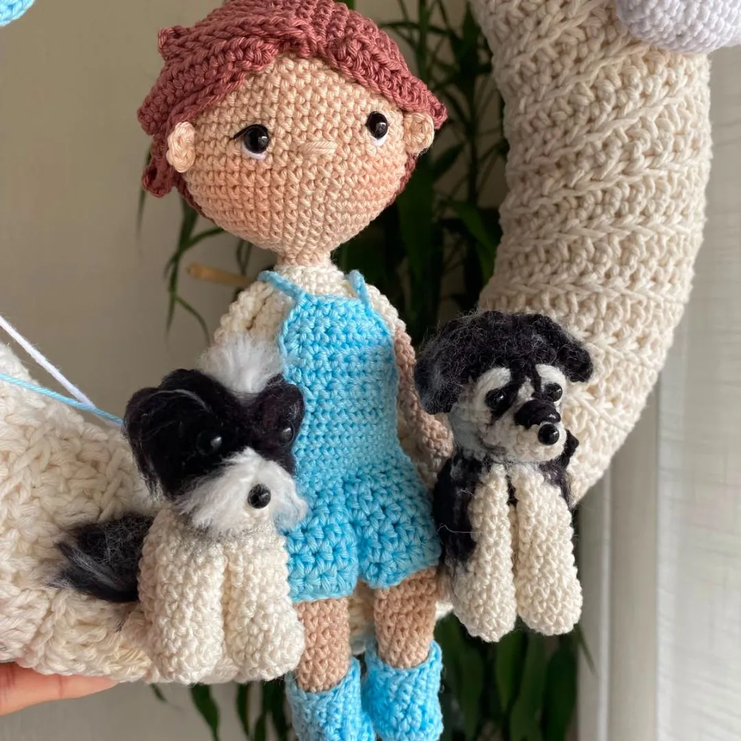 Porta Maternidade Menino Personalizado com Cachorrinhos em Amigurumi - foto 5
