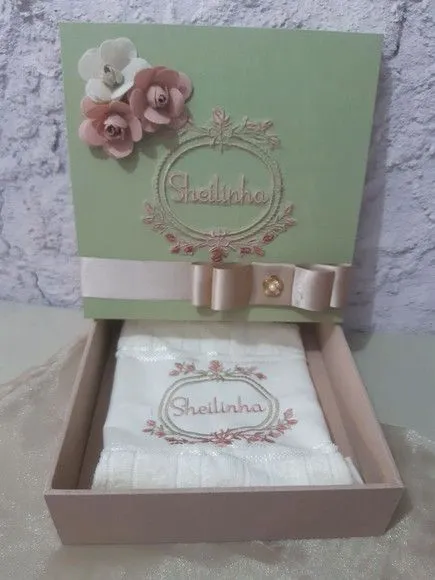 Caixa decorada com toalha - artesanato feito à mão por Ateliê cantinho do bebê