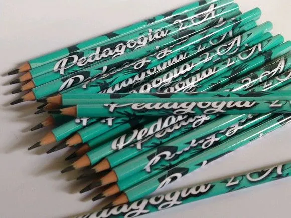 Lápis personalizado - feito à mão por Mi Papelaria Criativa