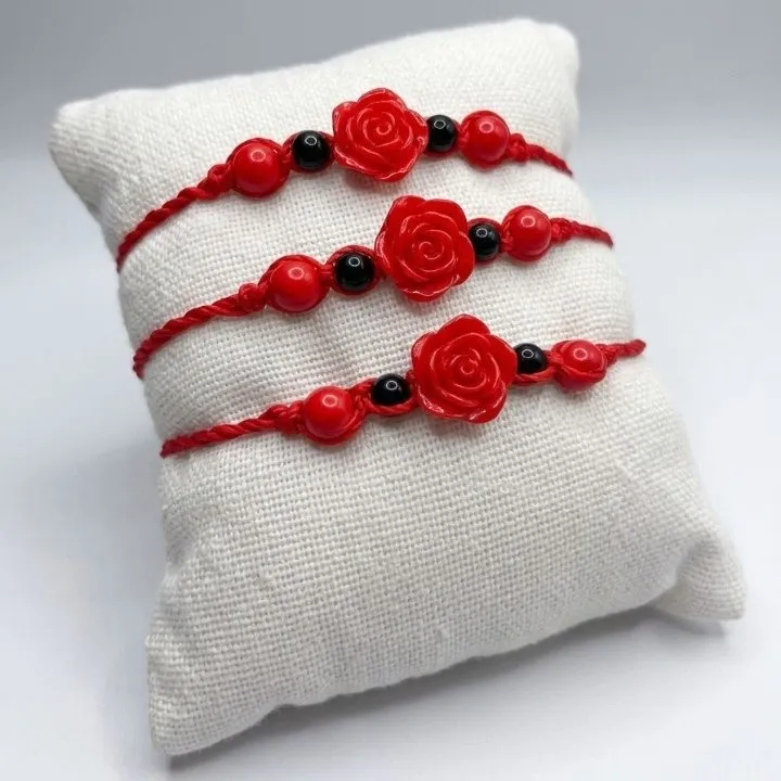 Pulseira Rosa Vermelha - artesanato feito à mão por Mioê