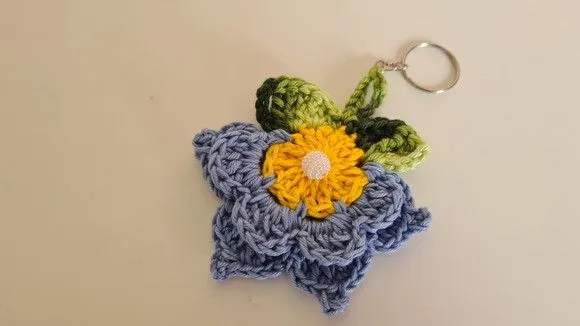 Chaveiro Florzinha em Crochê Reno (lembrancinha) - foto 4