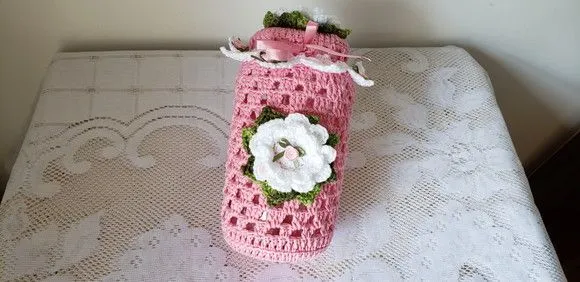 Capa para Potes 500 Grs em Crochê Rosa Flores Branca - foto 3
