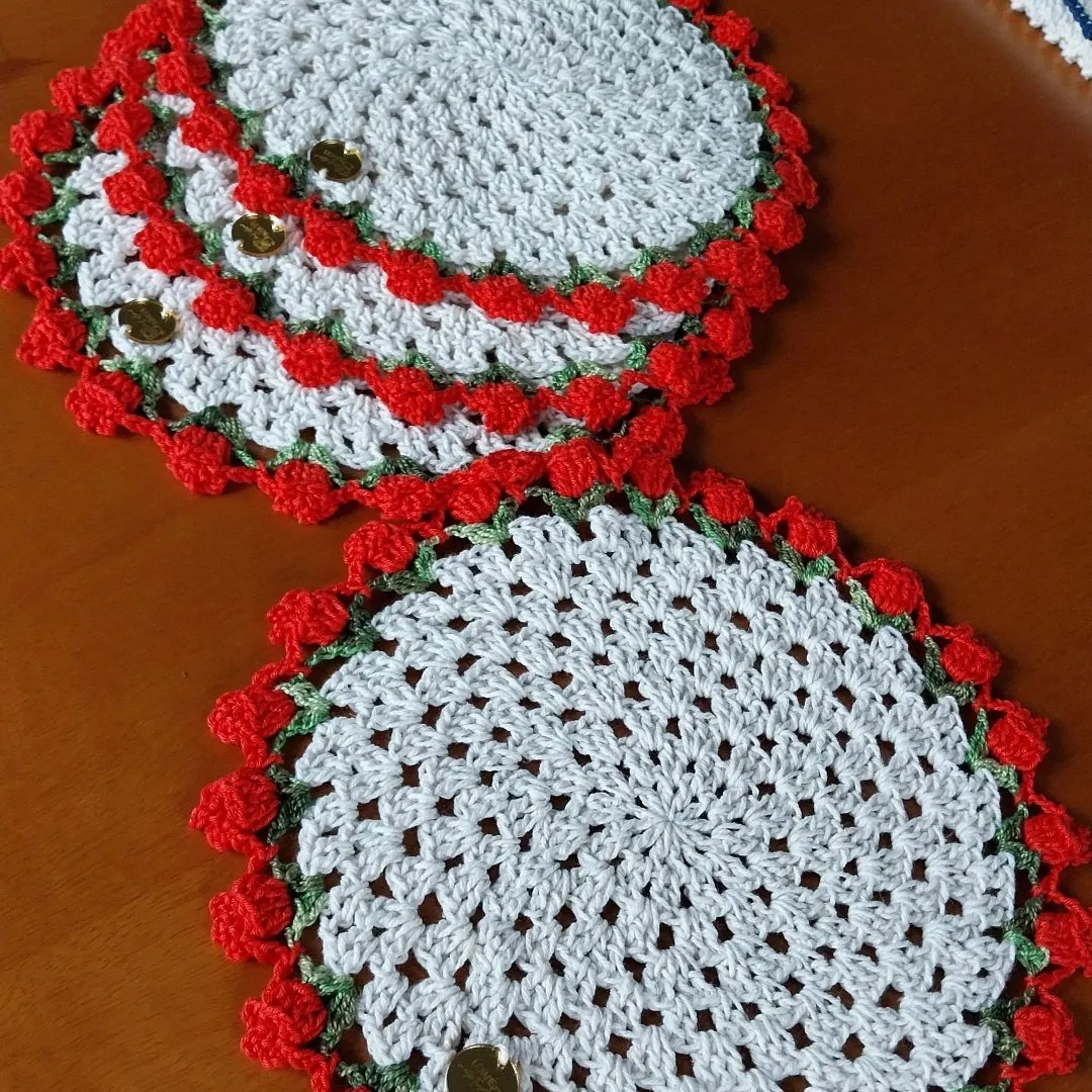Centrinho de mesa - artesanato feito à mão por Lidiane entre Fios