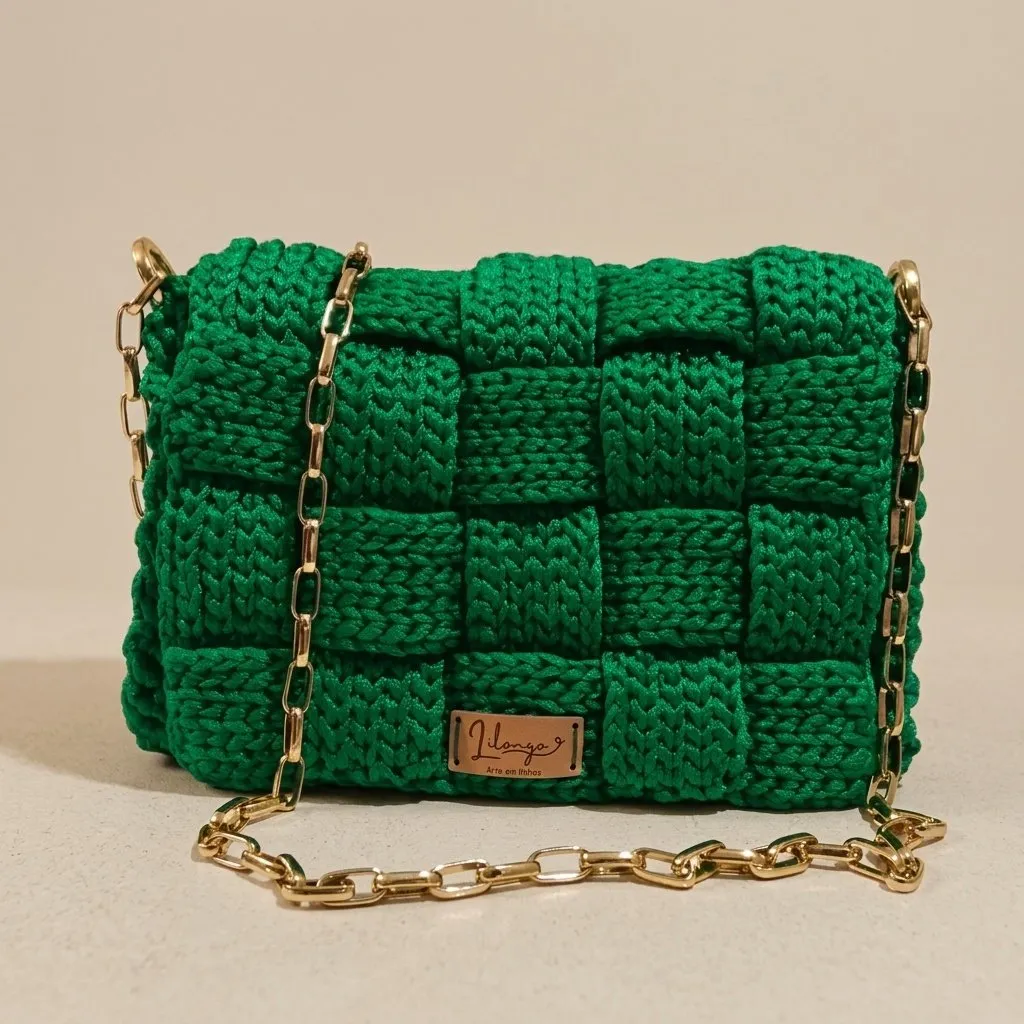 Bolsa Tiracolo Feminina em Crochê Trabalhado Verde com Alça de Corrente Dourada
