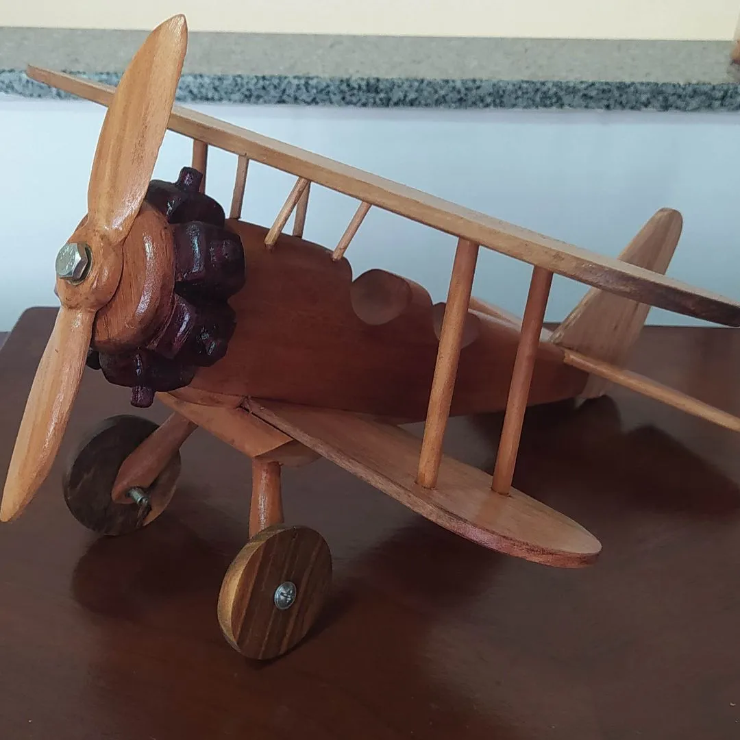 Modelo de Avião Antigo em Madeira para Brinquedo ou Decoração - foto 3