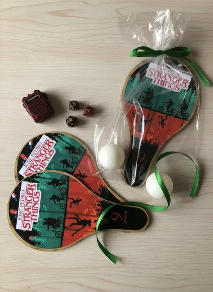 Raquete Ping Pong - Stranger T - feito à mão por Mi Papelaria Criativa