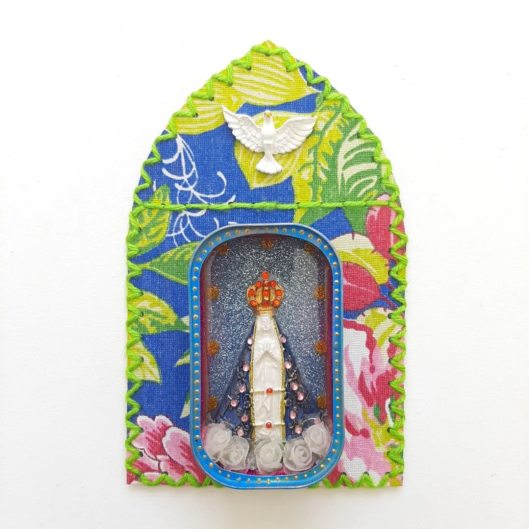 Capelinha de Lata N. S. Aparecida - artesanato de Estudio Bananeira