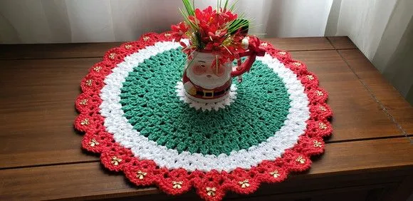 Toalha de Mesa Redonda em Crochê Natal (50 Cm) - foto 3