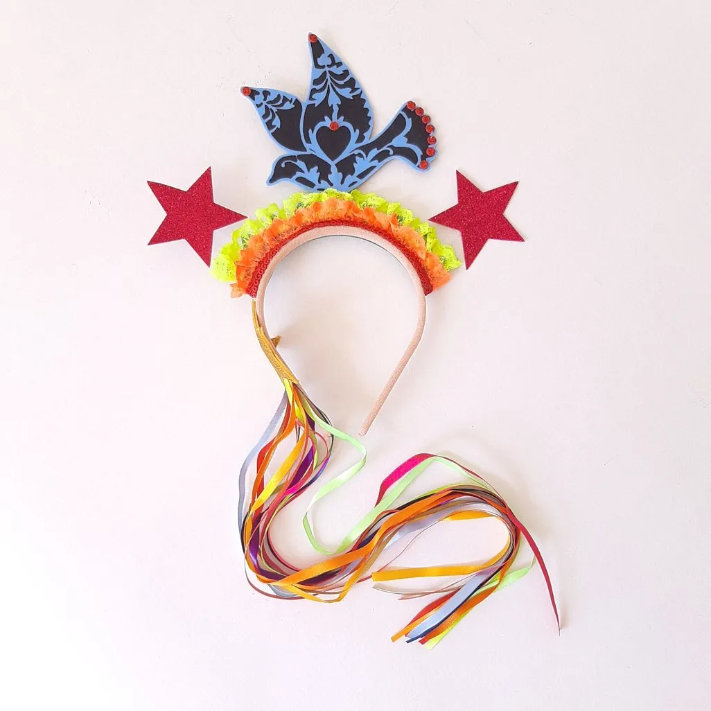 Tiara Pássaro Azul - artesanato de Estudio Bananeira