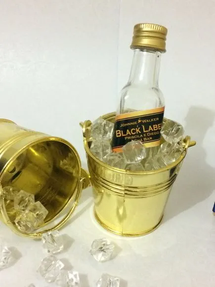 Garrafinha Black Label personalizada . - artesanato feito à mão por Mi Papelaria Criativa