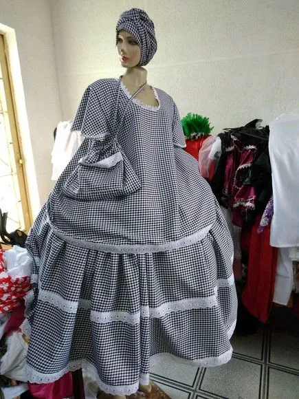 Roupa preta velha