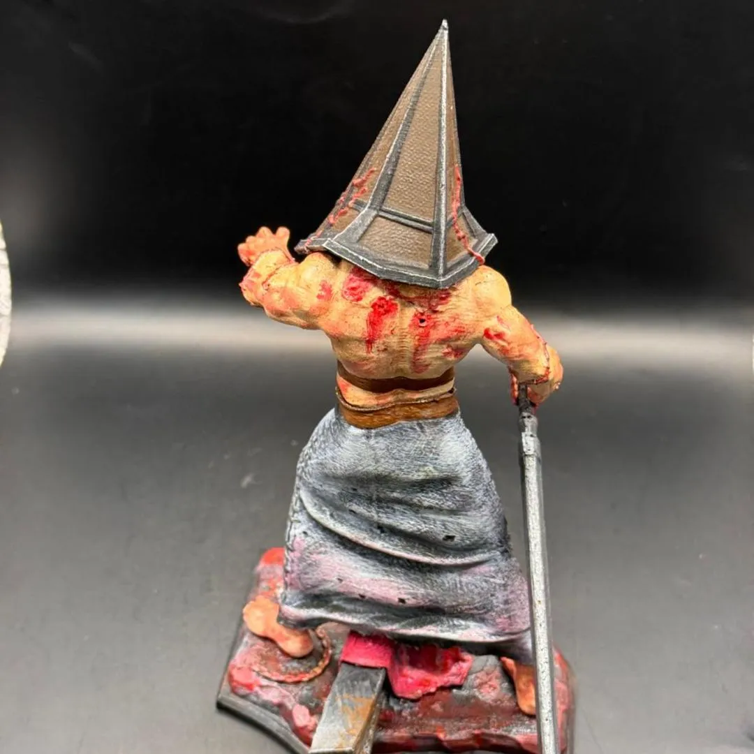Boneco Pyramid Head Action Figure Silent Hill Cabeça de Pirâmide - foto 3