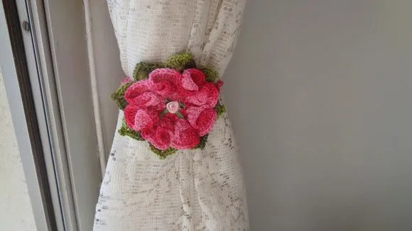 Par de Prendedores de Cortinas em Crochê Flor Pink Mesclado - foto 2
