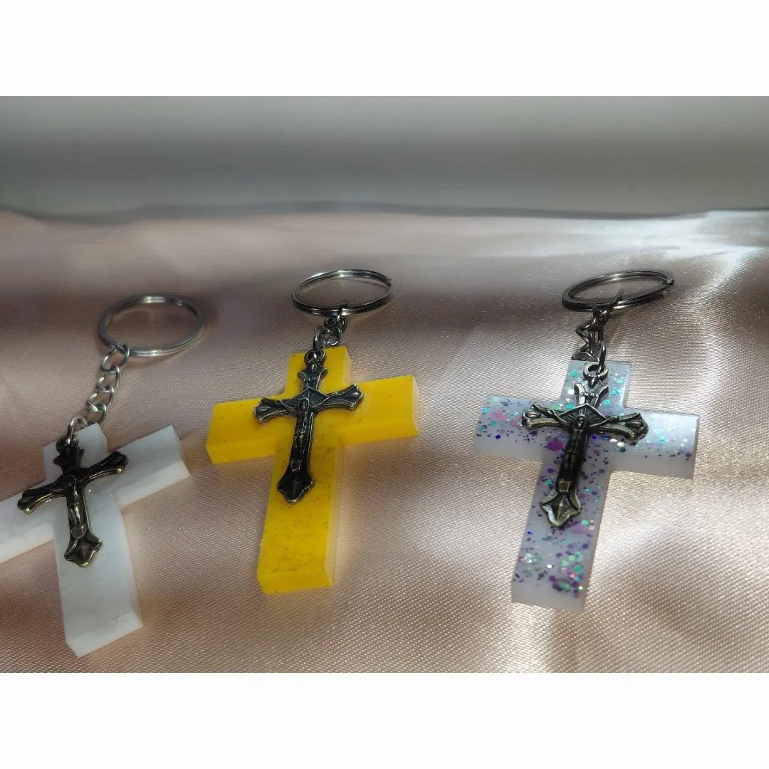 Chaveiros em Cruz com Cristo em metal - foto 4