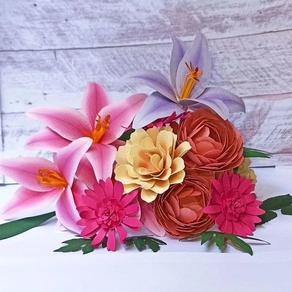 Arranjo Flores Papel Realistas - artesanato de PAPCRIE