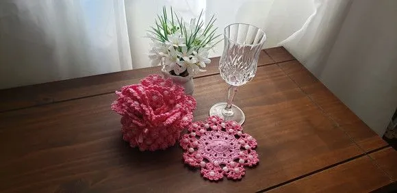 Cestinha + Cobre Taça e Descanso Taça em Crochê Rosa - foto 3