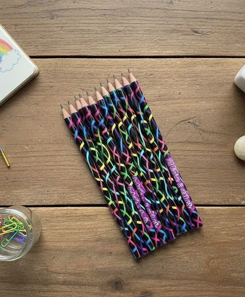 Lápis - Neon Personalizado - feito à mão por Mi Papelaria Criativa