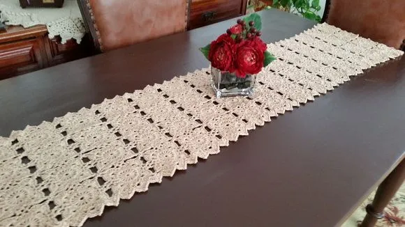 Caminho de Mesa em Crochê Bege (1,60 cm x 30 Cm) - foto 4
