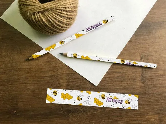 Lápis Abelinha Personalizado - feito à mão por Mi Papelaria Criativa