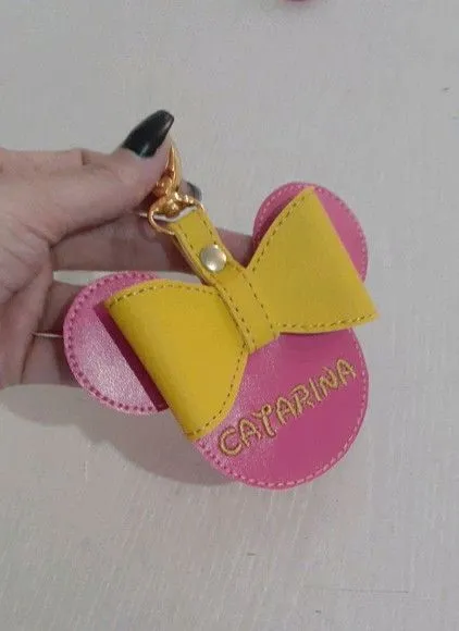 Chaveiro bordado MINNIE - com nome - artesanato feito à mão por Innovare Studio