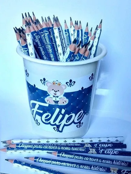 Lápis personalizado - feito à mão por Mi Papelaria Criativa