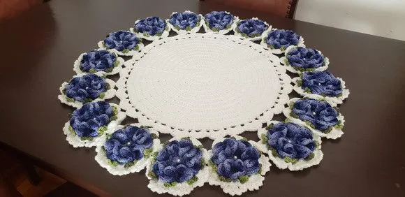 Centro de Mesa em Crochê Flores Azul Mesclado (70 Cm) - foto 3