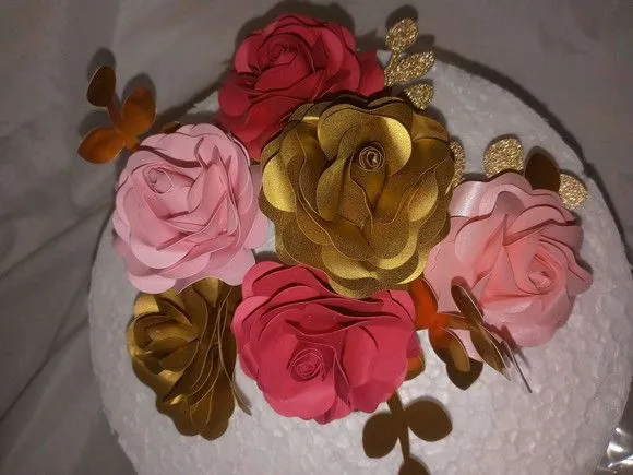 Flores com folhas topo de bolo - artesanato de PAPCRIE