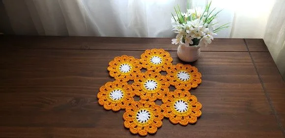 Toalhinha de Crochê Flor Japonesa Laranja (30 cm x 30 Cm) - foto 4