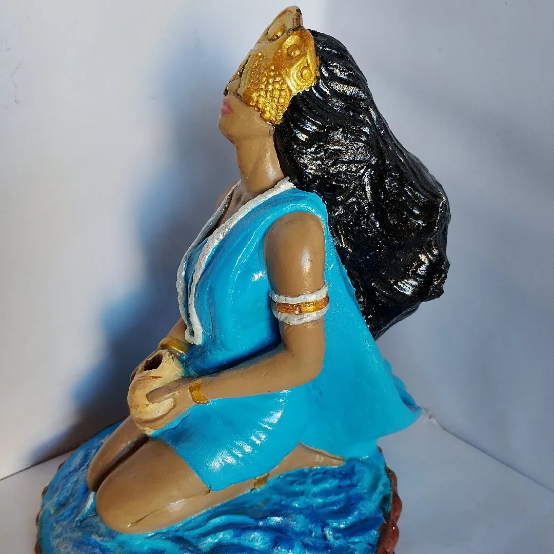 Iemanjá sentada gesso 25 cm - foto 2