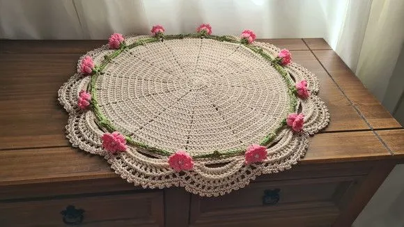 Centro de Mesa em Crochê Botões de Rosa - foto 4