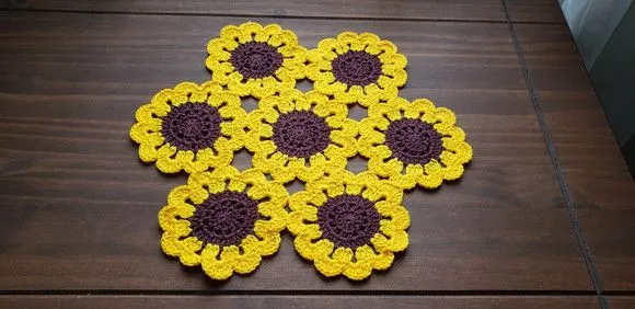 Toalhinha de Crochê Flor Japonesa (30 cm x 30 Cm) - foto 4