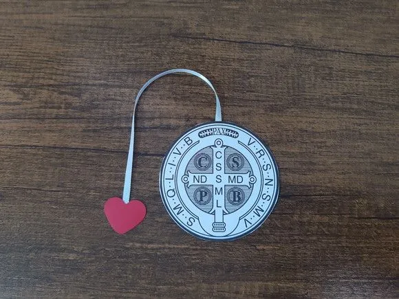 Marcador de Página 7 cm - Medalha de São Bento Dupla Face - foto 2