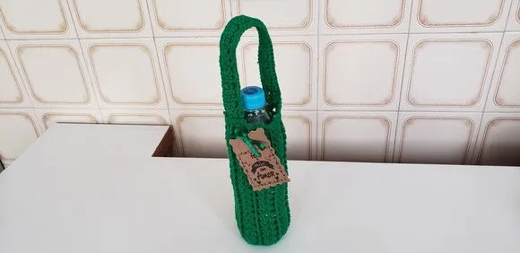 Capa para Garrafinha de Água Mineral 500ml Verde Folha - foto 4