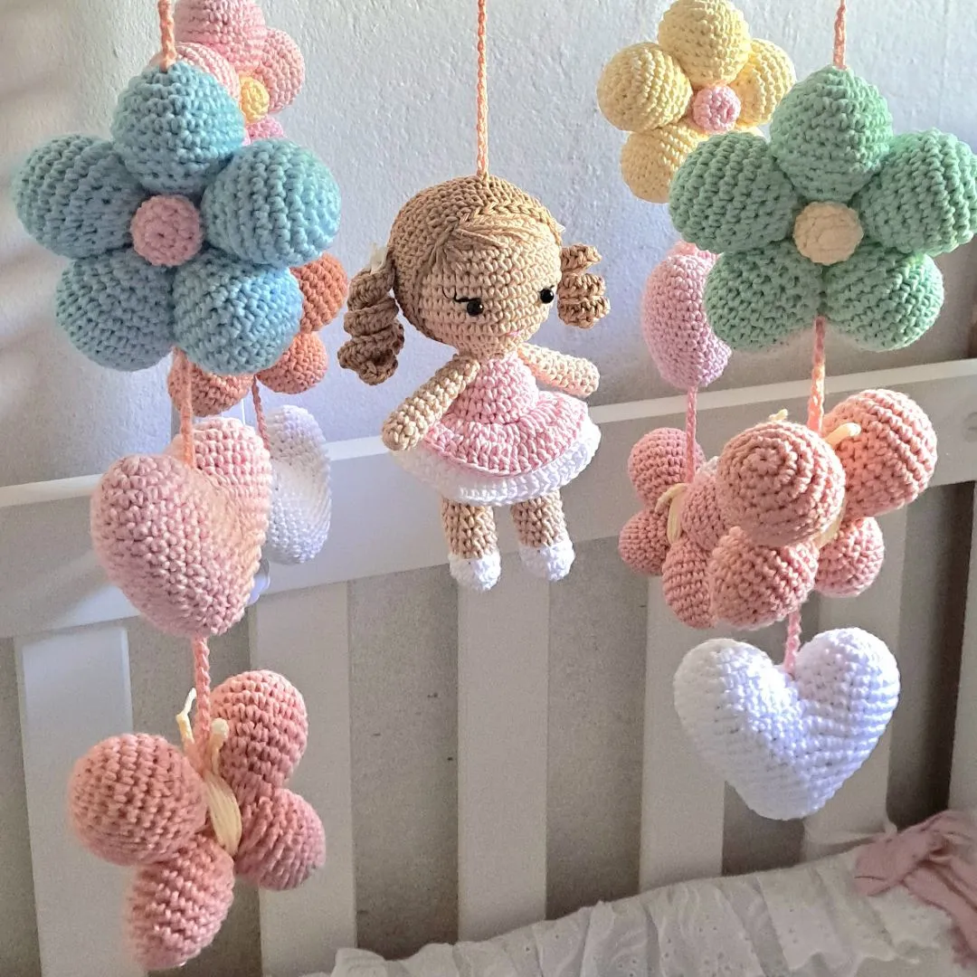 Móbile boneca amigurumi - foto 4
