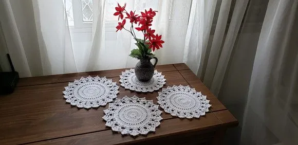 Jogo de 04 Toalhinhas em Crochê Branco (20 Cm) - foto 2