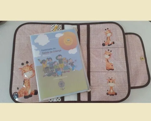 PORTA DOCUMENTOS INFANTIL - GIRAFINHA - foto 5
