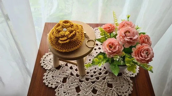 Case em Crochê para Fone de Ouvidos Mostarda - foto 4