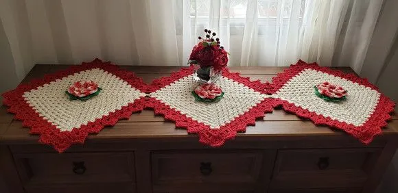 Trilho de Mesa com Aplicação de Flores - foto 2