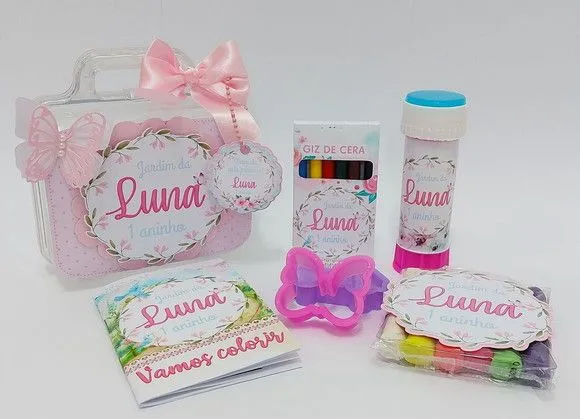 Maleta Jardim Personalizada - feito à mão por Mi Papelaria Criativa
