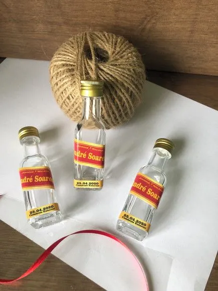 Garrafinha Red Label Personalizada - artesanato feito à mão por creativitybynina