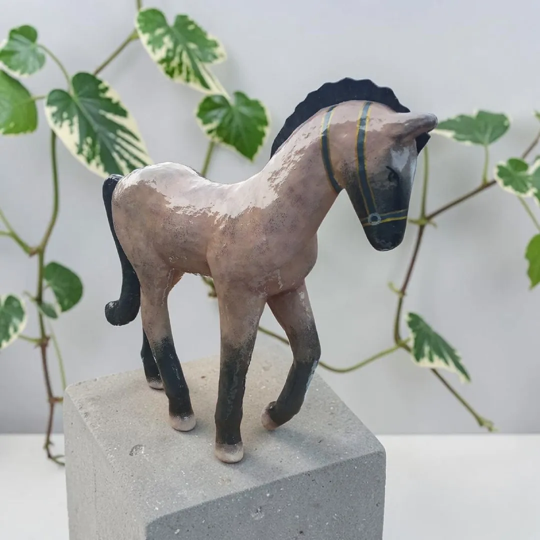 cavalo decorativo em papel machê - foto 3