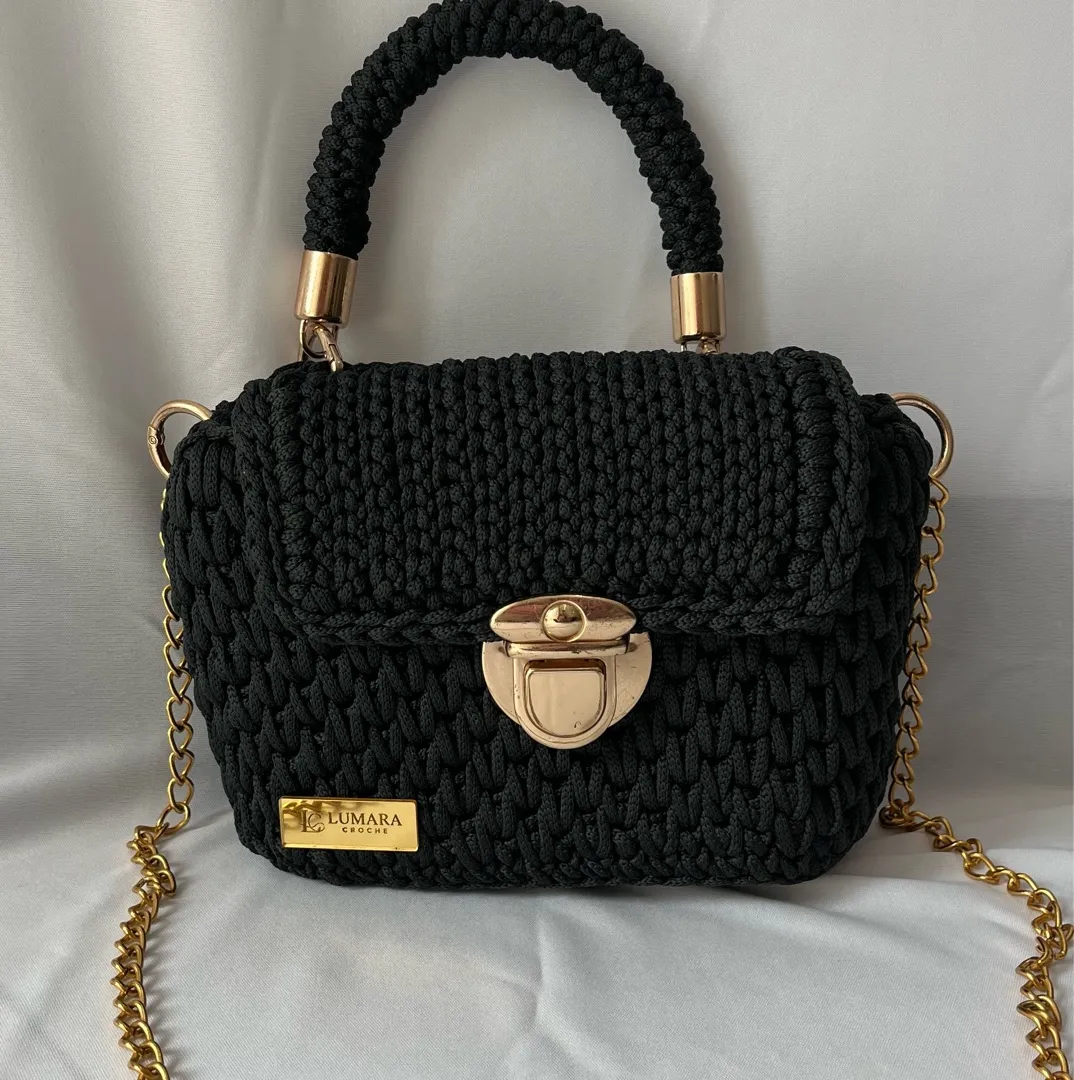 Bolsa de Crochê Preta Feminina Artesanal – Lumara - artesanato feito à mão por Lumara Crochê