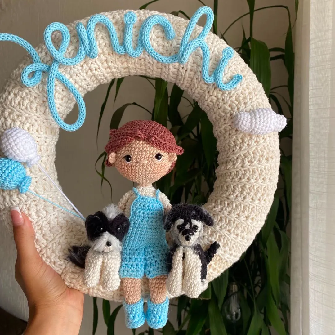 Porta Maternidade Menino Personalizado com Cachorrinhos em Amigurumi - foto 4