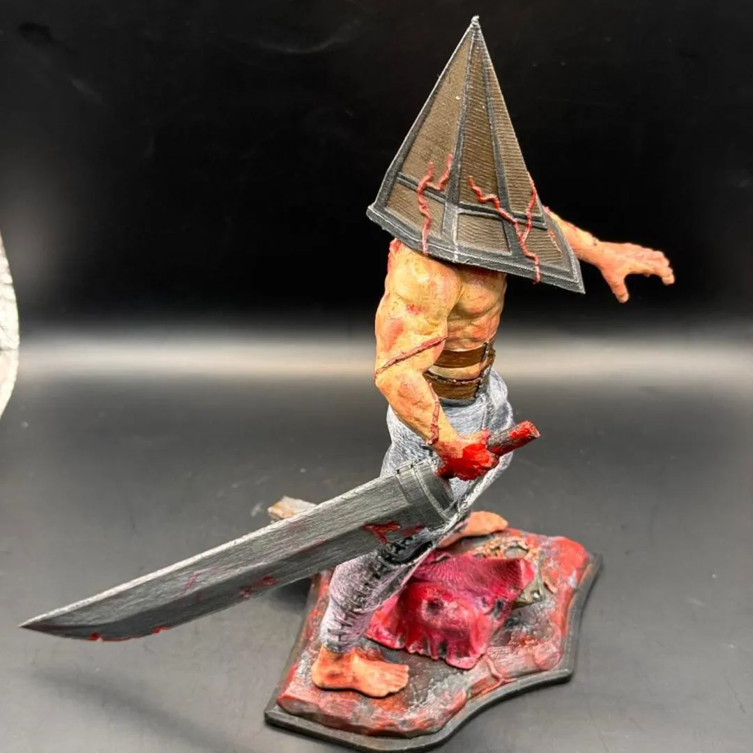 Boneco Pyramid Head Action Figure Silent Hill Cabeça de Pirâmide - foto 2